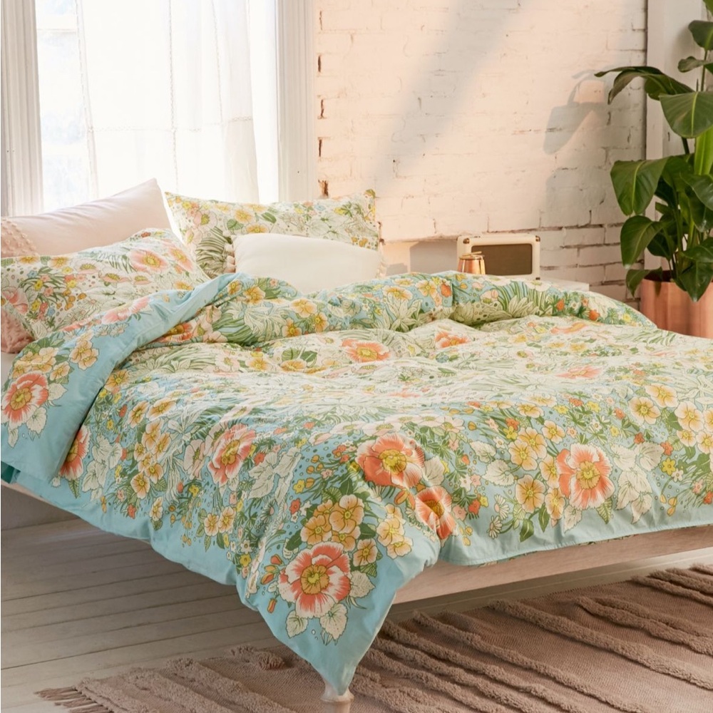 UO Lovise Floral Scarf Duvet Cover & 2 Shams - Full/Queen